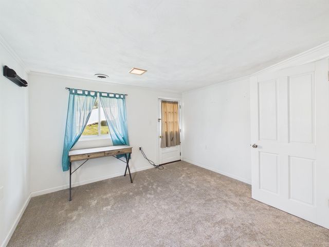 213 Westview Dr, South Point, OH 45680