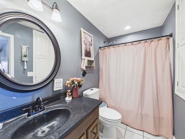 213 Westview Dr, South Point, OH 45680