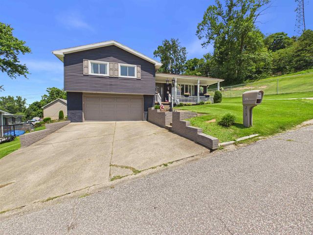 213 Westview Dr, South Point, OH 45680