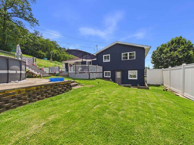 213 Westview Dr, South Point, OH 45680