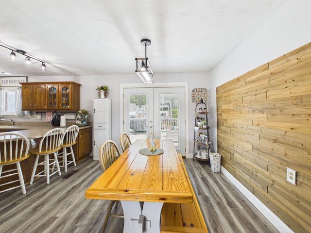 213 Westview Dr, South Point, OH 45680