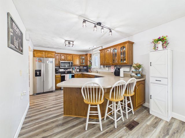 213 Westview Dr, South Point, OH 45680