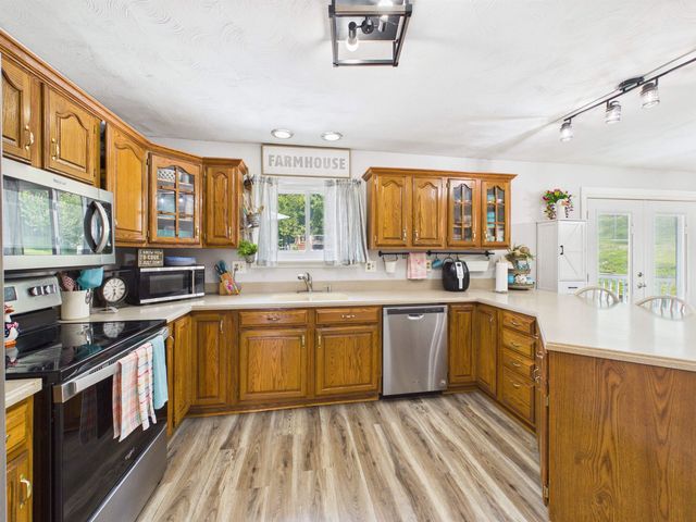 213 Westview Dr, South Point, OH 45680
