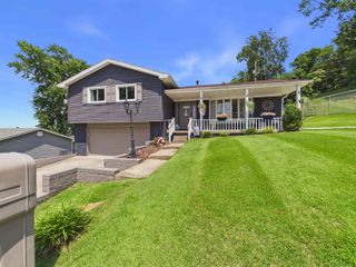 213 Westview Dr, South Point, OH 45680