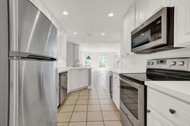 133 Wentworth Court, Jupiter, FL 33458