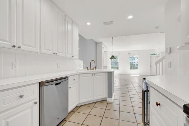 133 Wentworth Court, Jupiter, FL 33458
