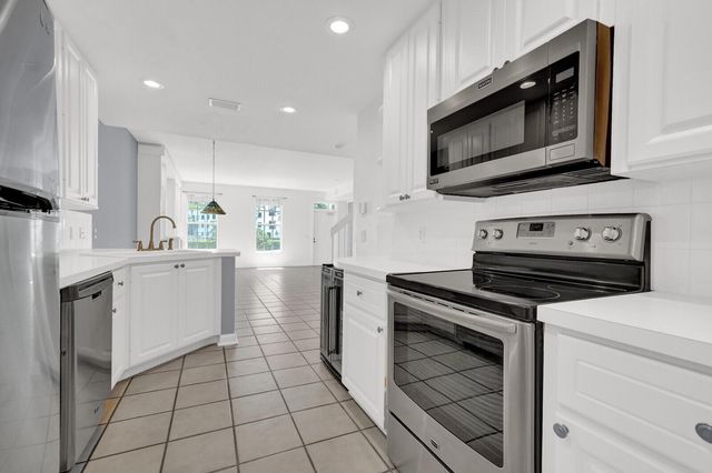 133 Wentworth Court, Jupiter, FL 33458