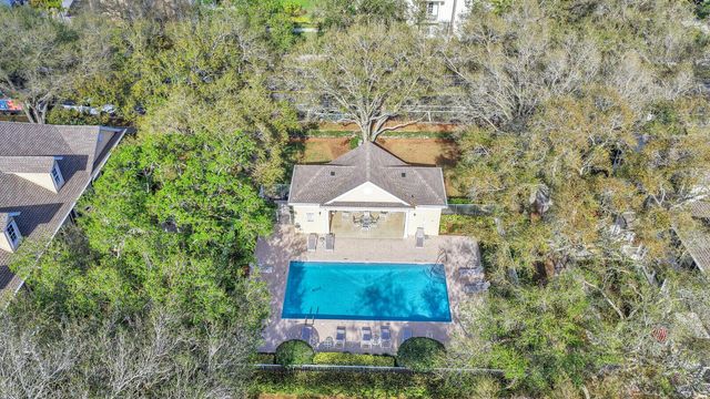 133 Wentworth Court, Jupiter, FL 33458