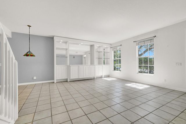 133 Wentworth Court, Jupiter, FL 33458