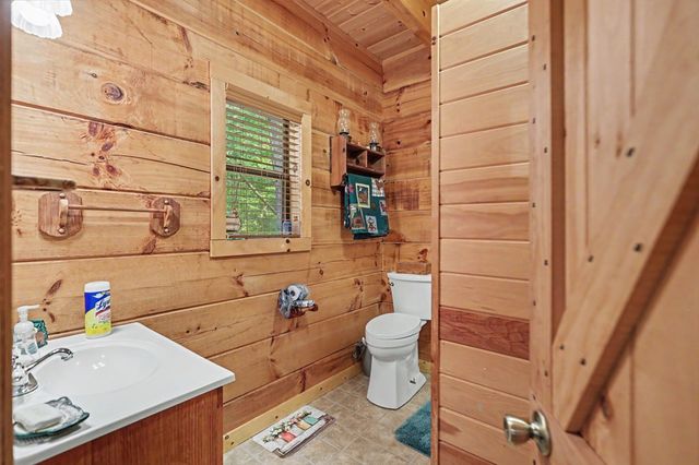 185 Falling Waters Lane, Murphy, NC 28906