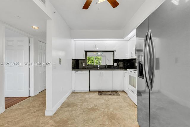 12651 SW 16th Ct 304B, Pembroke Pines, FL 33027
