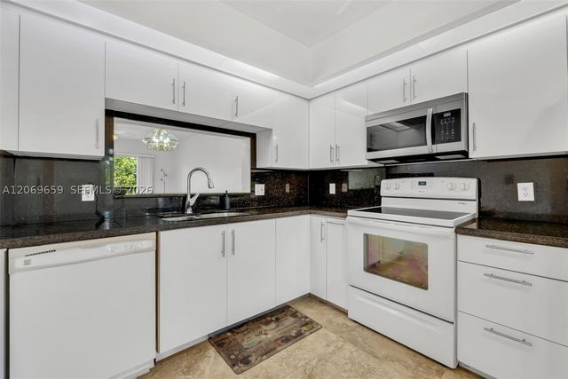 12651 SW 16th Ct 304B, Pembroke Pines, FL 33027