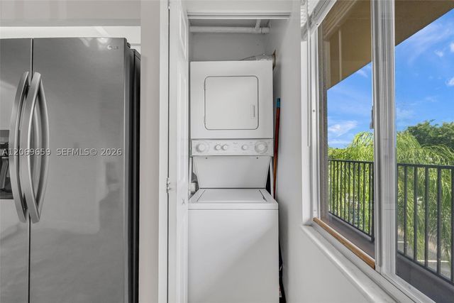 12651 SW 16th Ct 304B, Pembroke Pines, FL 33027
