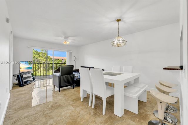 12651 SW 16th Ct 304B, Pembroke Pines, FL 33027