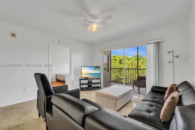 12651 SW 16th Ct 304B, Pembroke Pines, FL 33027
