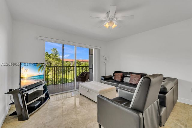 12651 SW 16th Ct 304B, Pembroke Pines, FL 33027