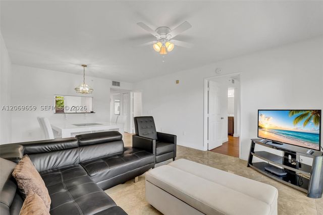 12651 SW 16th Ct 304B, Pembroke Pines, FL 33027