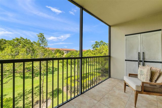 12651 SW 16th Ct 304B, Pembroke Pines, FL 33027
