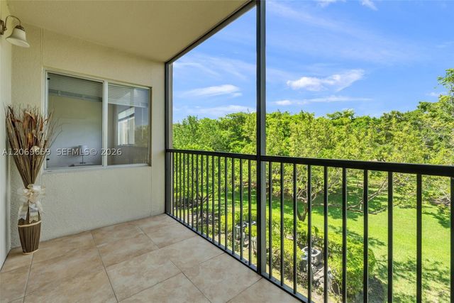 12651 SW 16th Ct 304B, Pembroke Pines, FL 33027