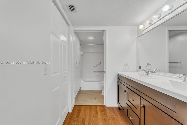 12651 SW 16th Ct 304B, Pembroke Pines, FL 33027