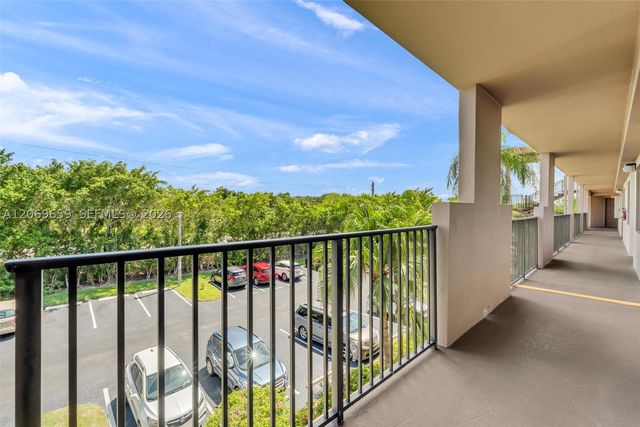 12651 SW 16th Ct 304B, Pembroke Pines, FL 33027