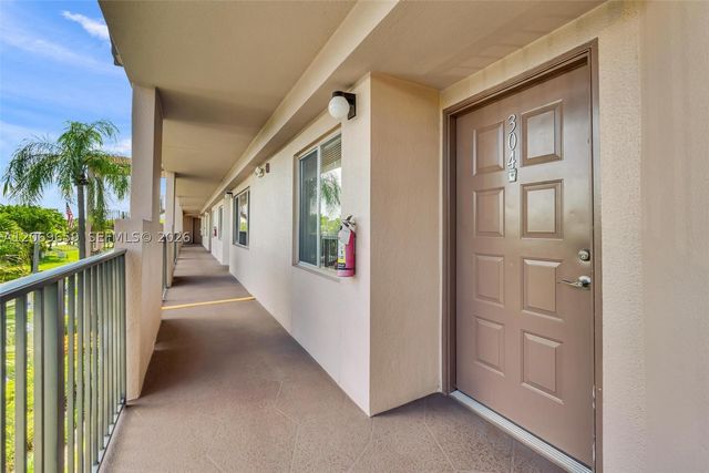 12651 SW 16th Ct 304B, Pembroke Pines, FL 33027