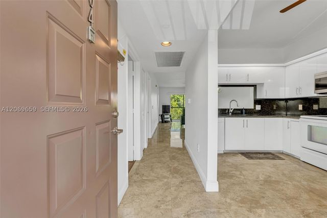 12651 SW 16th Ct 304B, Pembroke Pines, FL 33027