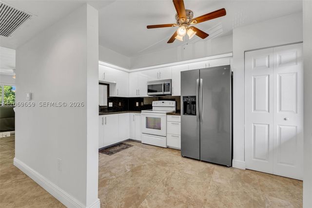 12651 SW 16th Ct 304B, Pembroke Pines, FL 33027
