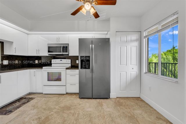 12651 SW 16th Ct 304B, Pembroke Pines, FL 33027