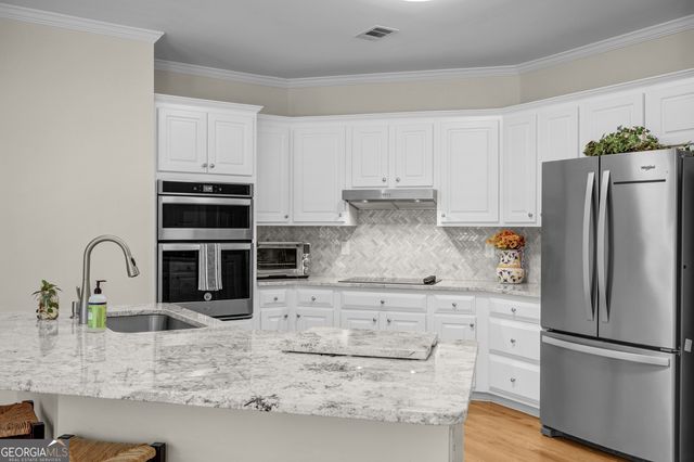 115 Stonehaven Drive, Fayetteville, GA 30215