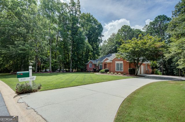 115 Stonehaven Drive, Fayetteville, GA 30215