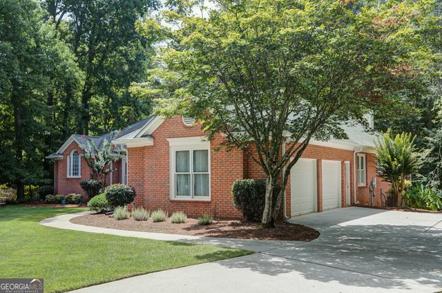 115 Stonehaven Drive, Fayetteville, GA 30215