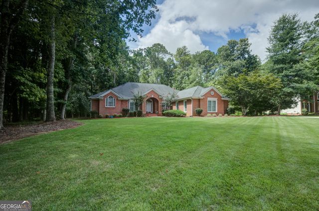115 Stonehaven Drive, Fayetteville, GA 30215