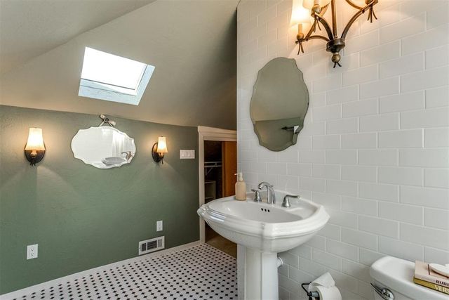 1909 N Gatewood Avenue, Oklahoma City, OK 73106