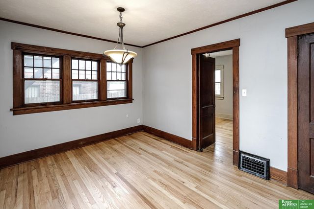 1112 S 60th Street, Omaha, NE 68106