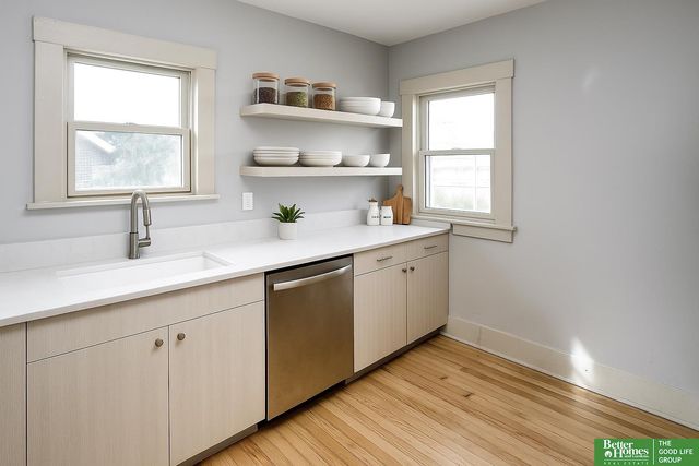 1112 S 60th Street, Omaha, NE 68106