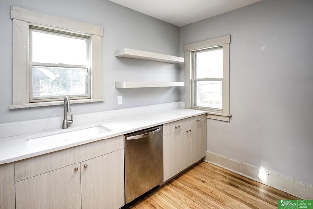 1112 S 60th Street, Omaha, NE 68106