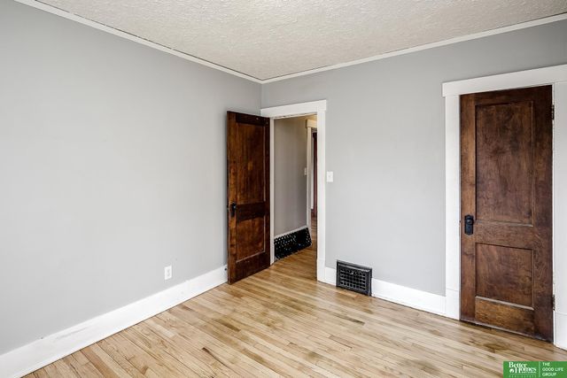 1112 S 60th Street, Omaha, NE 68106