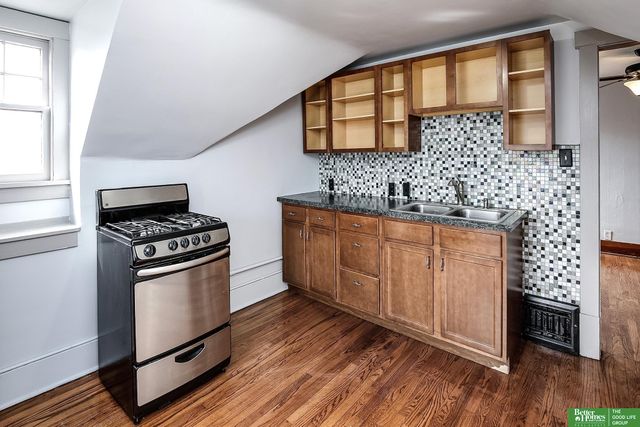 1112 S 60th Street, Omaha, NE 68106