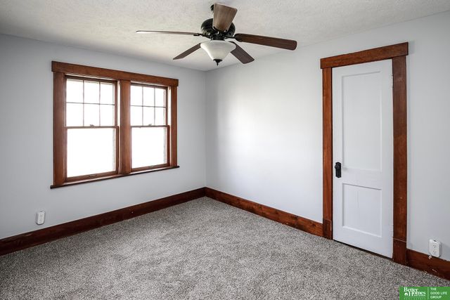 1112 S 60th Street, Omaha, NE 68106