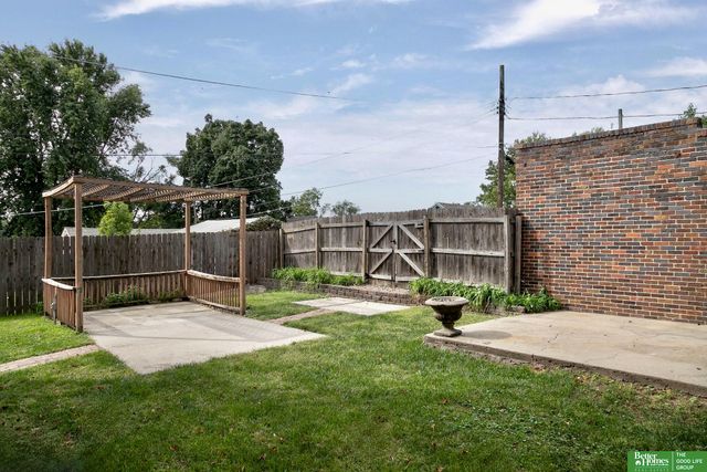 1112 S 60th Street, Omaha, NE 68106