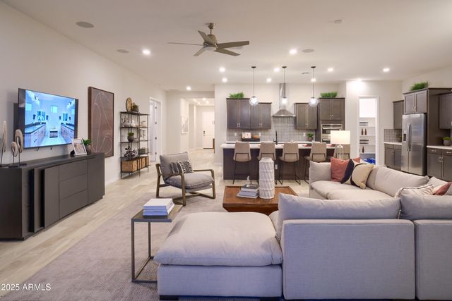 5035 W CAPISTRANO Avenue, Laveen, AZ 85339