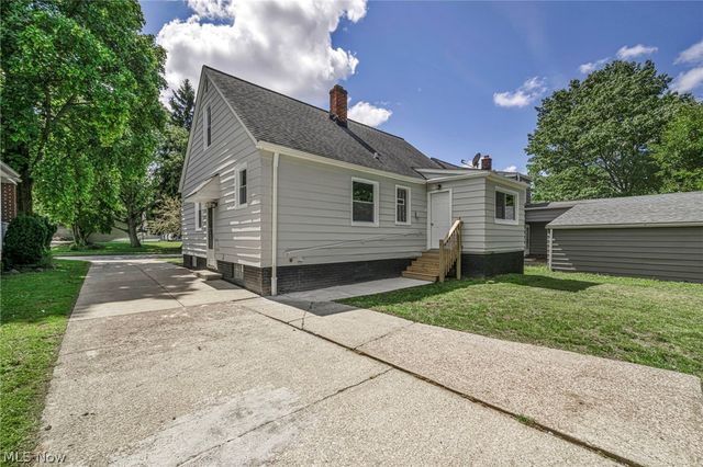 4369 Prasse Road, South Euclid, OH 44121