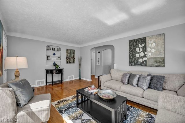 4369 Prasse Road, South Euclid, OH 44121