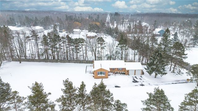 6525 Scherff Road, Orchard Park, NY 14127