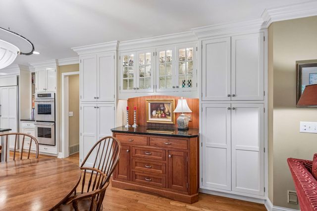 925 Brockton Lane N, Plymouth, MN 55447