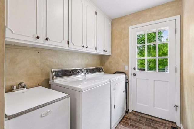925 Brockton Lane N, Plymouth, MN 55447