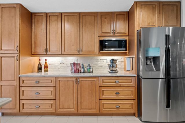 10270 Silver Lake Drive, Boca Raton, FL 33428