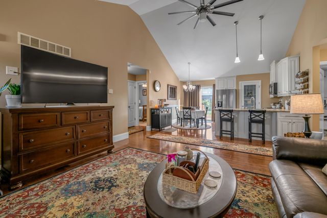 1909 Joseph Court, Lawrenceburg, KY 40342