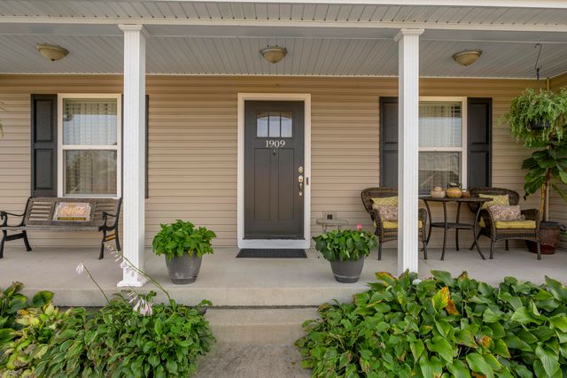 1909 Joseph Court, Lawrenceburg, KY 40342